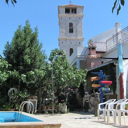 Dvor Maraca Bell Tower Apartments Tisno Esterno foto